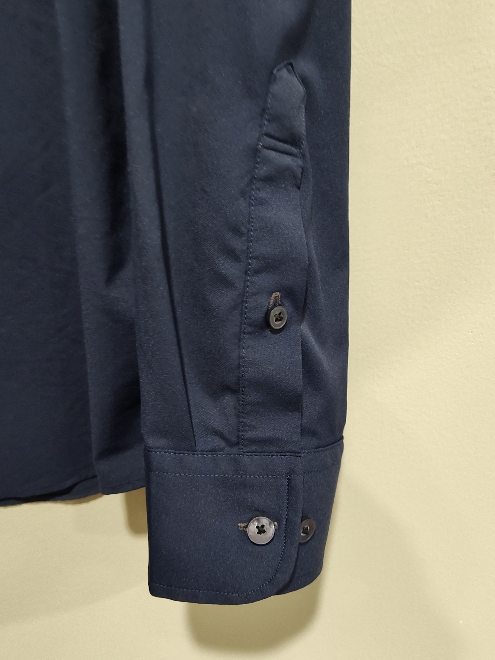 Untuckit Men's Size XL Relaxed Fit Gironde Navy Blue Button Down Long Sl Shirt - Picture 2 of 9